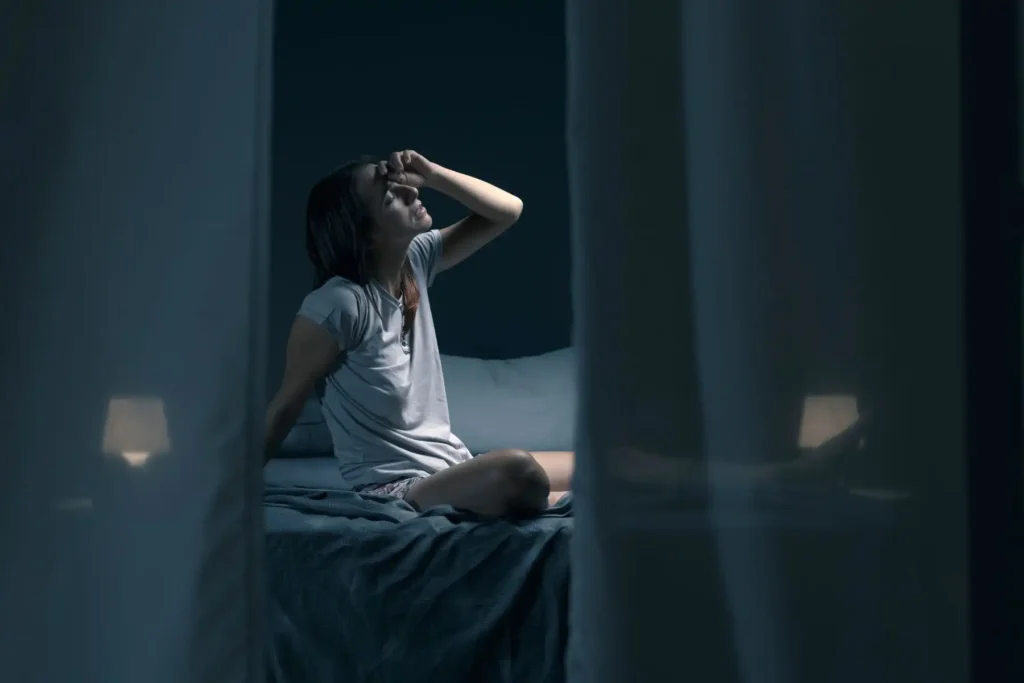 ¿Problemas para dormir? Así afecta el calor al cuidado de la piel en verano