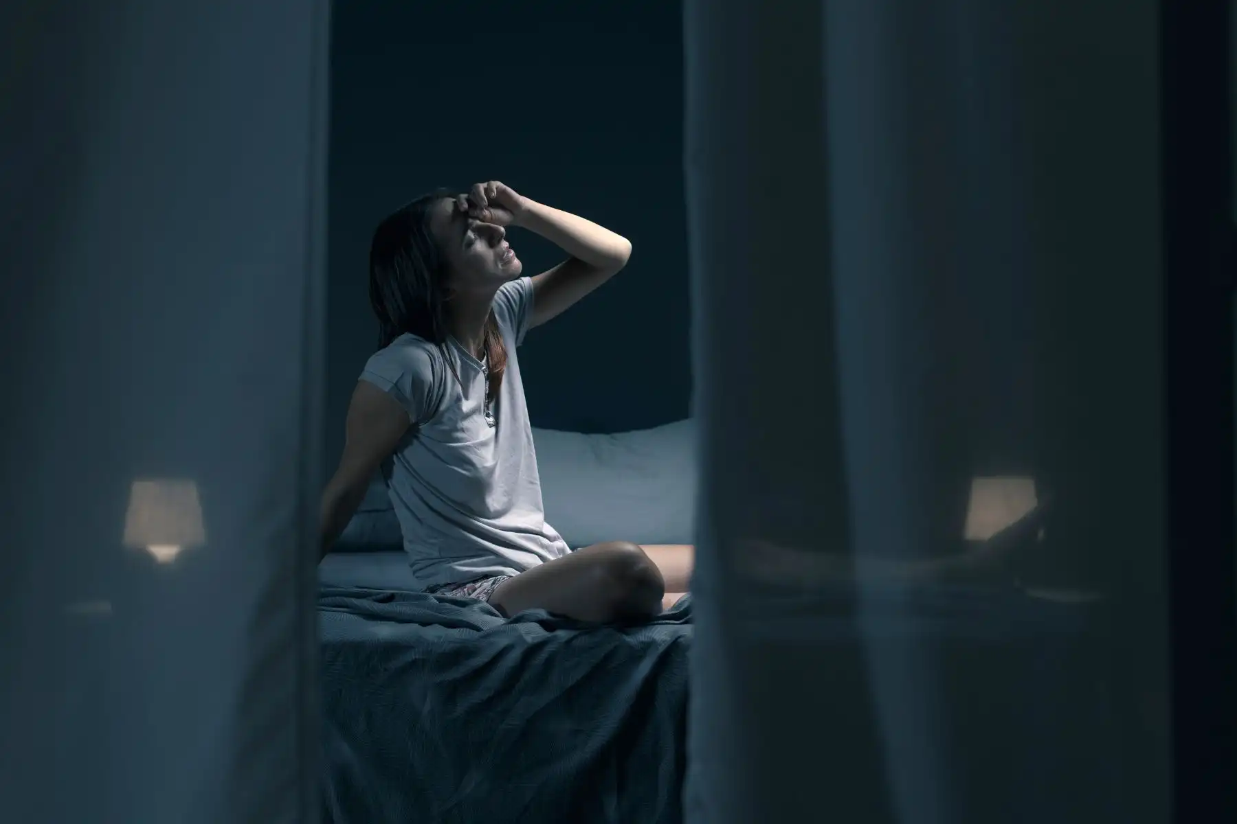 ¿Problemas para dormir? Así afecta el calor al cuidado de la piel en verano